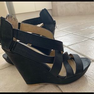 Black wedges
